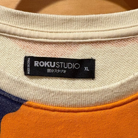 Roku Studio Mens sweatshirt featuring a wolf face size XL unique item - Picture 2 of 13